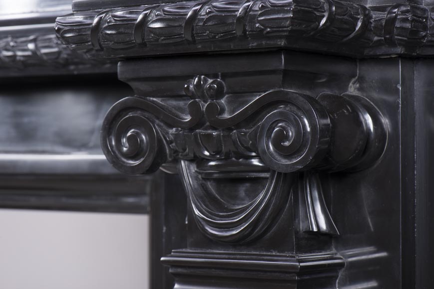 Редкий старинный камин в стиле Наполеона III, изготовленный из тонкого чёрного бельгийского мрамора, богато украшенный скульптурными орнаментами.-10